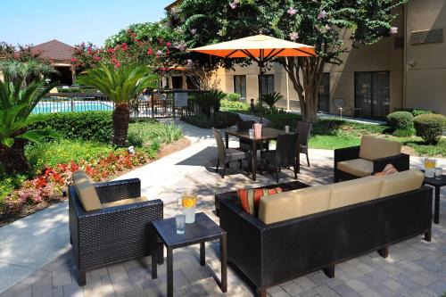 Southeast Houston Hotel | Courtyard by Marriott Houston Hobby Airport