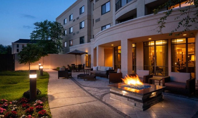 Middletown Hotel | Courtyard by Marriott Middletown Goshen