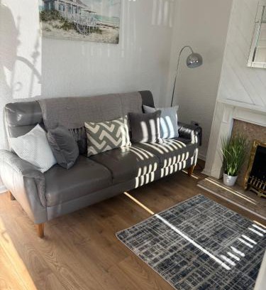 Wolverhampton House | Cozee 2-bed home in WV11