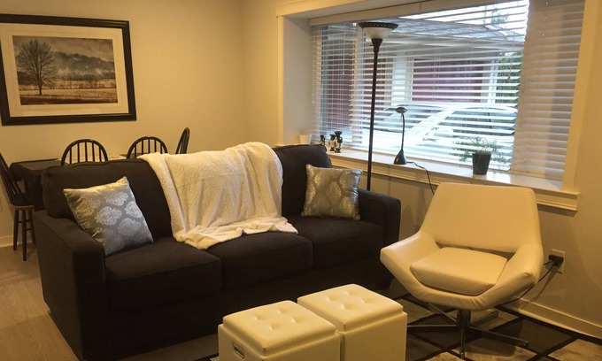 Coquitlam House | Cozy 1 Bedroom Apartment With Gas Fireplace - Can Accommodate Up To 4