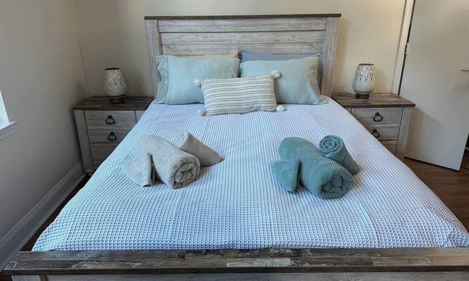Newbold Condo | Cozy 1-bedroom condo with AC,fitness room in welcoming Philadelphia/WITH PARKING