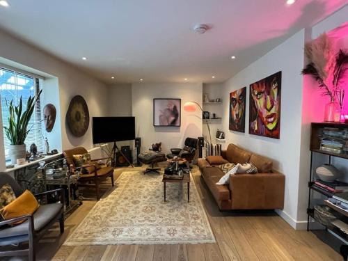 Chinatown Apartment | cozy 1 bedroom flat in Soho
