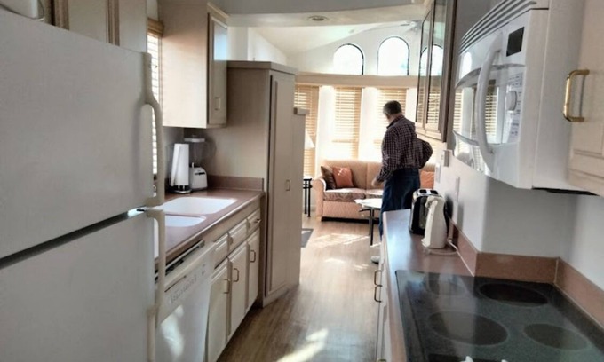 West Sedona Resort | Cozy 1-bedroom resort with , full kitchen, AC, fitness room in tranquil Sedona