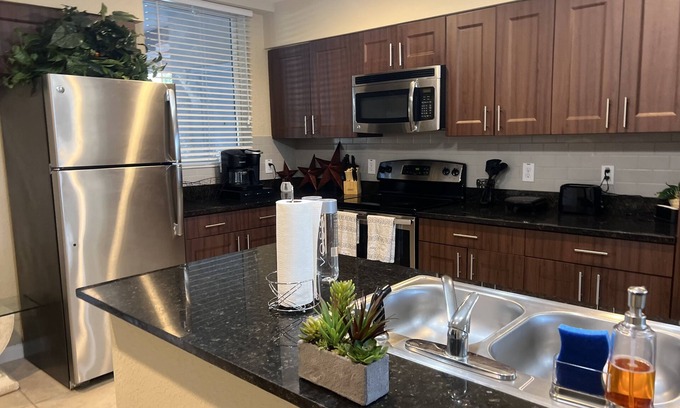 Land of the Presidents Apartment | Cozy 1-bedroom apartment in delightful West Palm Beach with WiFi, fitness room