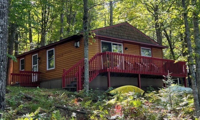 Iron River Cottage | Cozy 2-bedroom cottage on Stanley Lake 2.5 miles from Ski Brule.