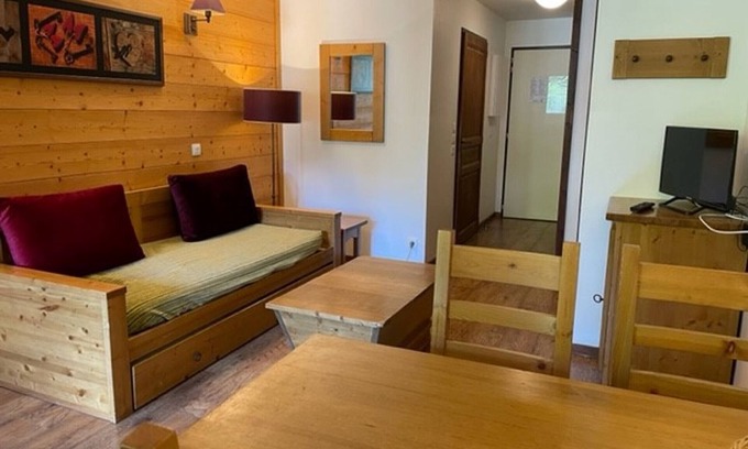 Brides-les-Bains Apartment | Cozy 2-Star Studio with Balcony, Parking & WiFi in Brides-les-Bains