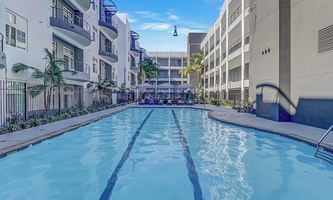 Airport Area Apartment | Cozy 2BD Large king & queen bed heart of Irvine