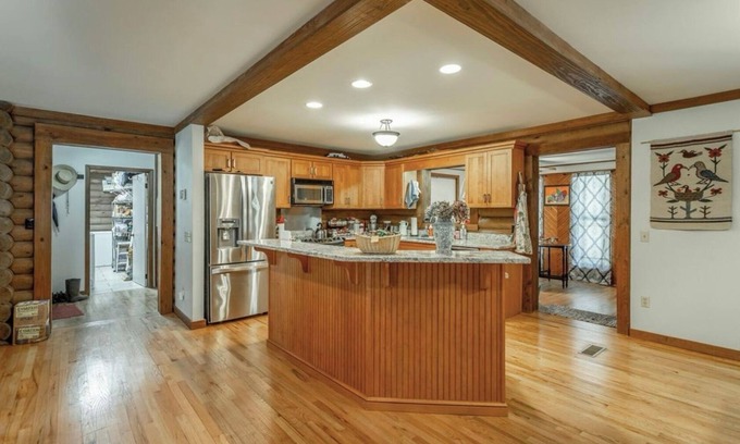 Graysville Cabin | Cozy 3-bedroom 2 bathroom cabin near Chattanooga. Firepit, spa, pool, fireplace.