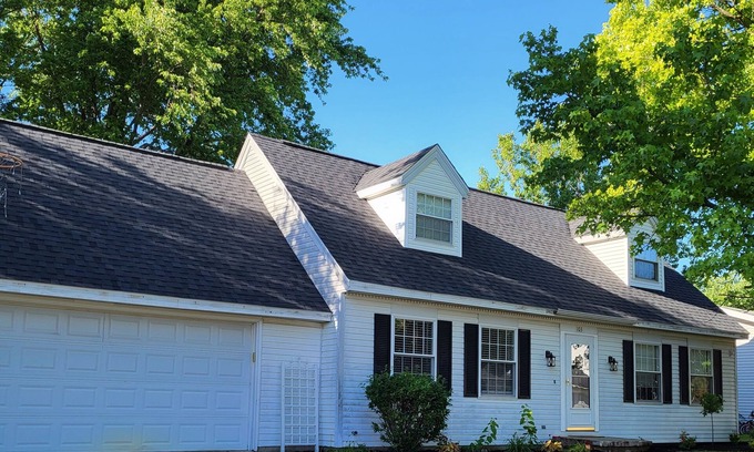 Arthur House | Cozy 3 bedroom home! Located in the heart of Arthur, Illinois