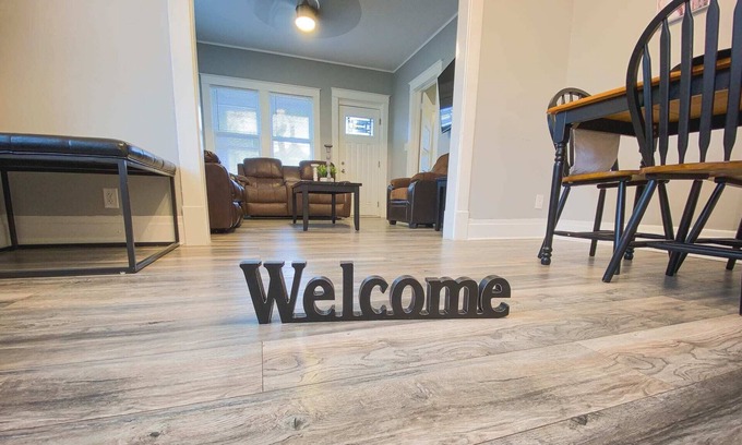 Niagara Falls Apartment | Cozy 3 bedroom Minutes From Falls & Casino on US side.
