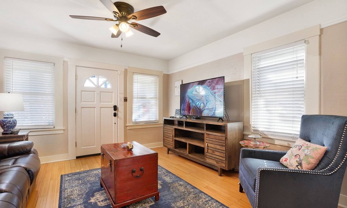 Downtown San Jose House | Cozy 3BR -2BA English Cottage in Downtown San Jose, CA Silicon Valley