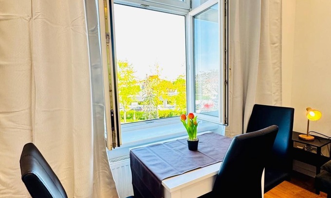 Liesing Apartment | Cozy 3BR Apt Near Kaufpark Alterlaa