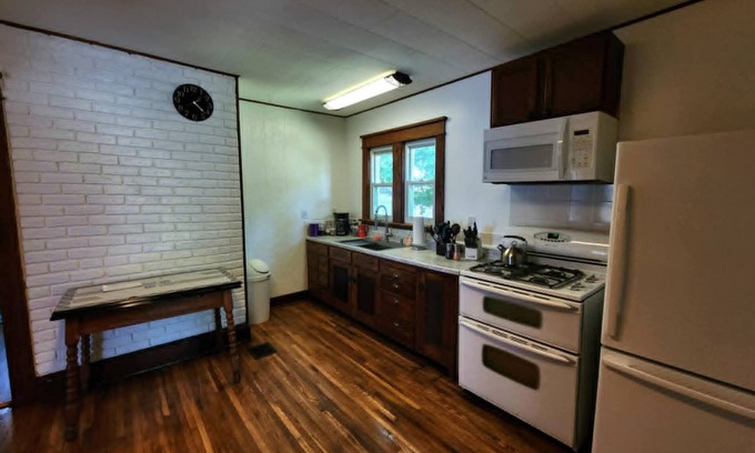 Avoca House | Cozy 4-bedroom house with AC and WiFi in peaceful Avoca