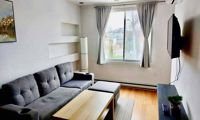 Francois-Perrault Apartment | Cozy apartment - 2 minutes walk to Metro D’ilberville