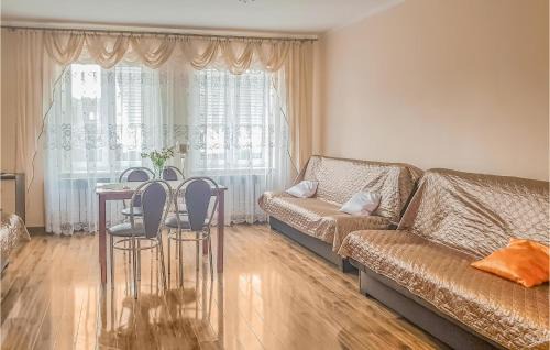 Drawno Apartment | Cozy Apartment In Dominikowo With Wifi