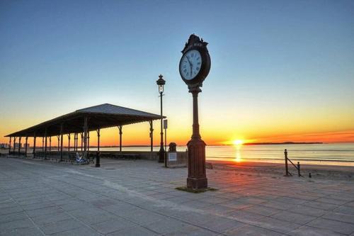 Revere Apartment | Cozy Apt, minutes from Boston!
