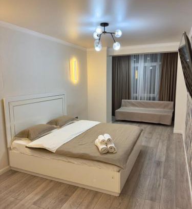 Otegen Batyra Apartment | Cozy Apt near Sayran, Shops & Cafés