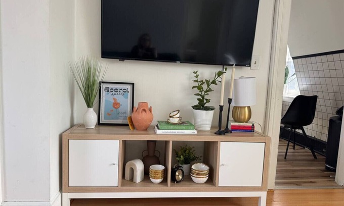 Newtonville Apartment | Cozy Apt w/Sunset View Over River