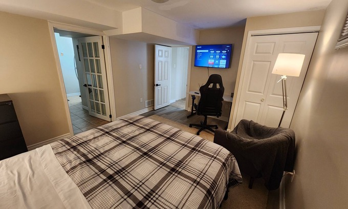 London Apartment | Cozy Basement Suite – Private 1-Bedroom with Full Kitchen