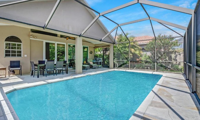 Naples Park House | Cozy Beach House - 5 minutes from Vanderbilt Beach