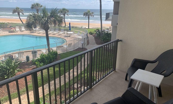 Ormond-by-the-Sea Condo | Cozy Beachfront Retreat; Updated modern décor