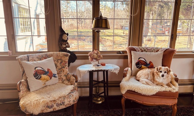 Plaistow House | Cozy Bedroom in English Cottage Home with priv office/living space in Plaistow!
