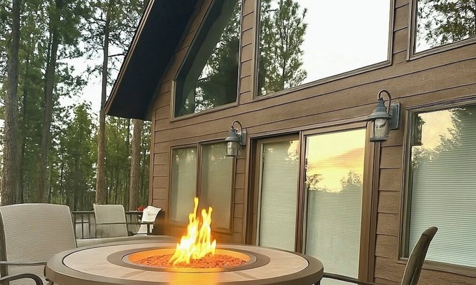 Deadwood Cabin | Cozy Black Hills Cabin Sleeps 17 Garage + ATV Trailer Parking