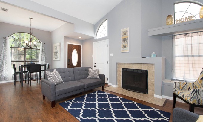 Hidden Meadow Community House | Cozy bungalow near Sea World, Six Flags, Lackland AFB, Shopping & Restaurants
