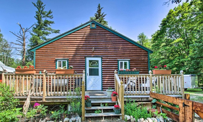 Bartlett Cabin | Cozy Cabin Retreat ~ 2 Mi to White Mountain Skiing