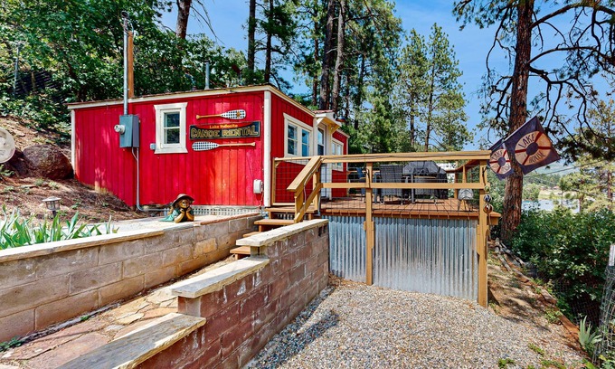 Bayfield Apartment | Cozy cabin w/beautiful views, lakefront, free wifi internet