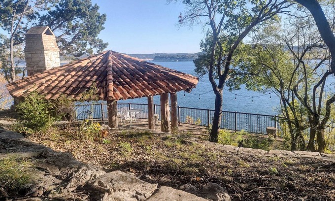 Travis Landing Cabin | Cozy cabin with lake access