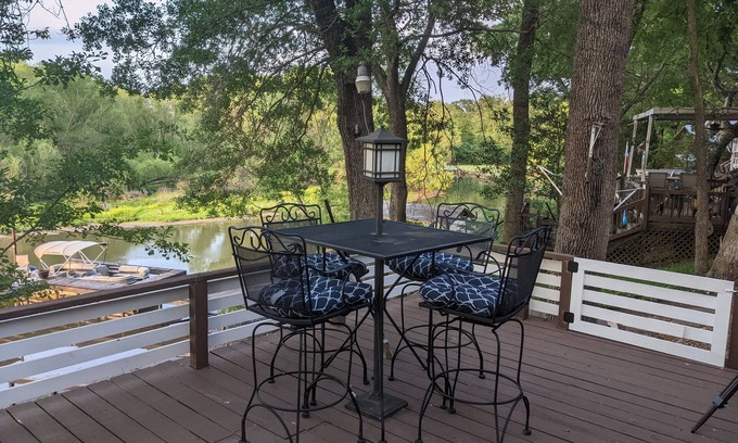 Carolyn Estates House | Cozy Cedar Creek Lake Cabin W/Dock. Prime Fishing location Firepit, Paddle boat.