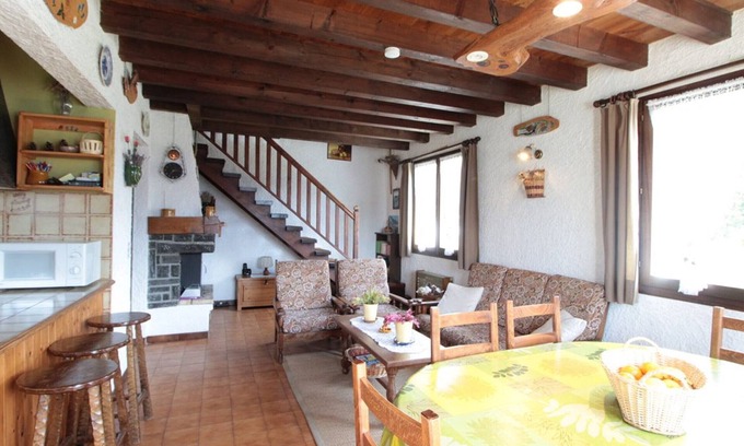 Araches-la-Frasse Ski Chalet | Cozy Chalet 6p, 2BR, Near Ski Lifts, Garage, South-West Terrace