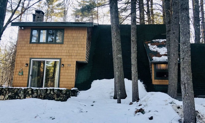 Center Conway Ski Chalet | Cozy Chalet near the mountains