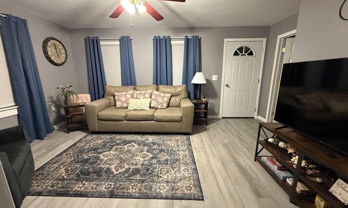 Oswego House | Cozy Charming house in Oswego NY, with WiFi and AC