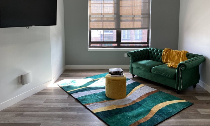 Soulard Apartment | Cozy comfortable space in soulard HOT TUB NOW OPEN