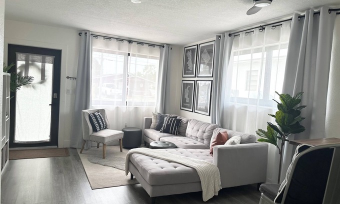 West Little Havana House | Cozy/Comfy Home in Miami- near Miami airport and Miami attractions