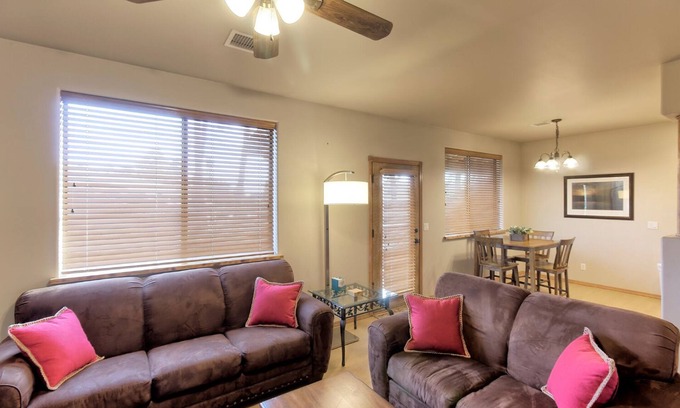 Payson Condo | Cozy condo in center of town