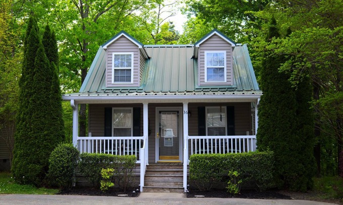 Iuka Cottage | Cozy cottage in a private, gated community minutes from all Pickwick attractions