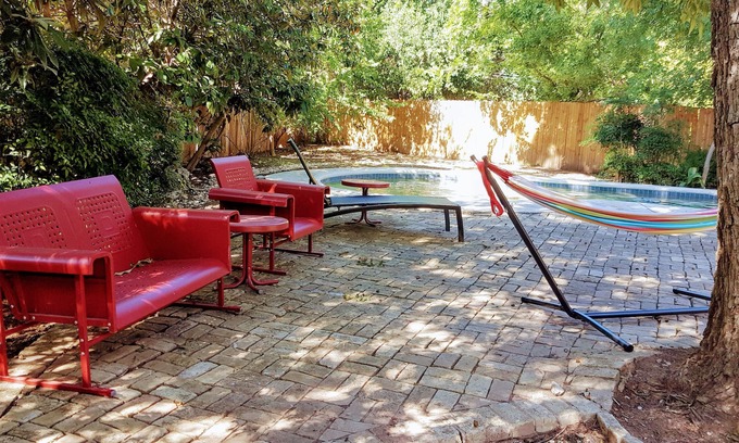 Highland Park West House | Cozy cottage w/pool in convenient Highland Park!