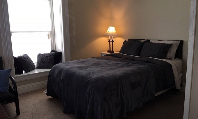 Downtown House | Cozy Downtown Apartment - Steps to UK and Downtown!