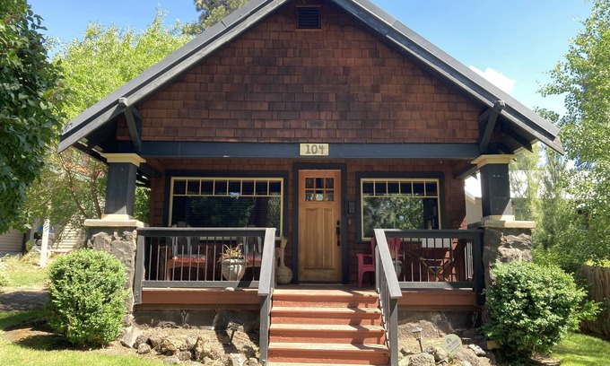 Old Bend Cottage | Cozy Downtown Craftsman with firepit, yard, & covered porch - walk to breweries