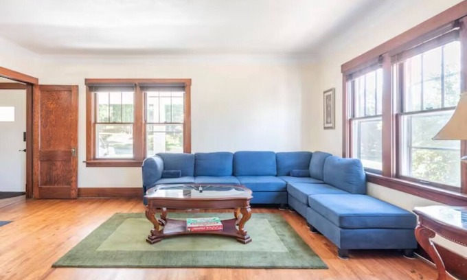 Benson House | Cozy family-friendly Bungalow 4 Bedrms 2 bths Historic Beauty - 3 Mi to Stadium