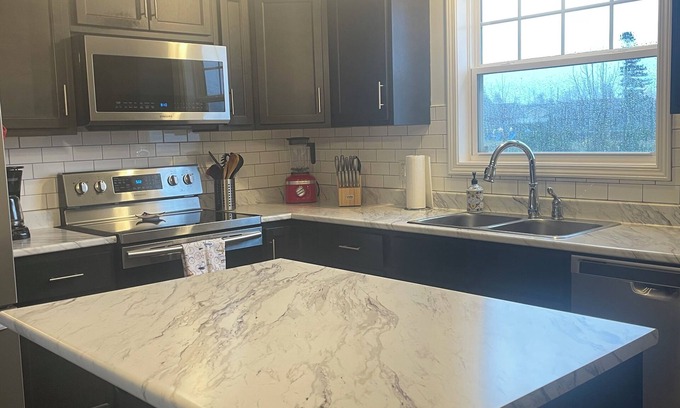 Kensington House | Cozy Family Home in the heart of Kensington. Close to all amenities!