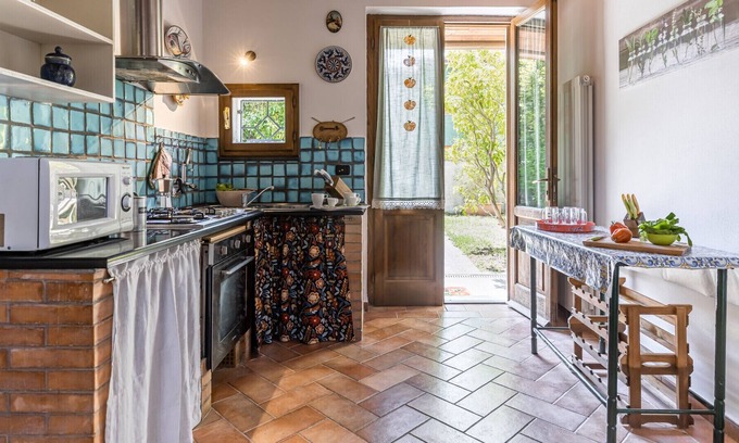 Cascina Apartment | Cozy Green Country House with Garden & Parking