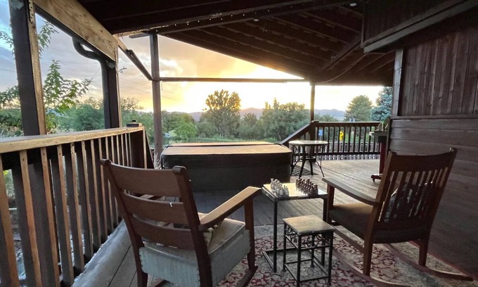 Bel Aire House | Cozy Guest Suite with Amazing Views from Front Porch and Hot Tub
