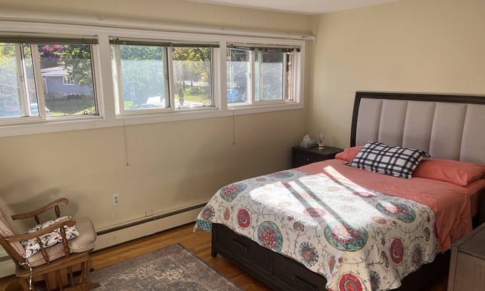 Clayton Park House | Cozy Halifax Stay with Games, Office & Kayaks – Family-Friendly!