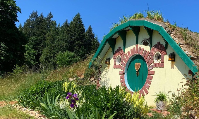 Rollingbay House | Cozy Hobbit House on Bainbridge island!