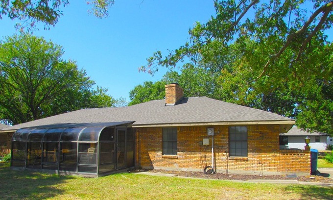 Wylie House | Cozy Home Away From Home!