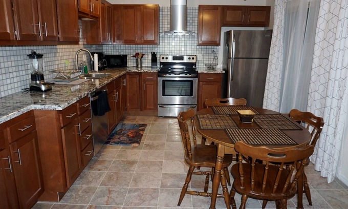 Kyrene-Superstition House | Cozy Home/Back Yard/In Striking Location/Tempe s Best